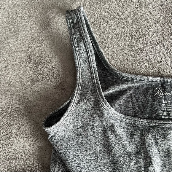 Tank Top 🤍 - Picture 4 of 8